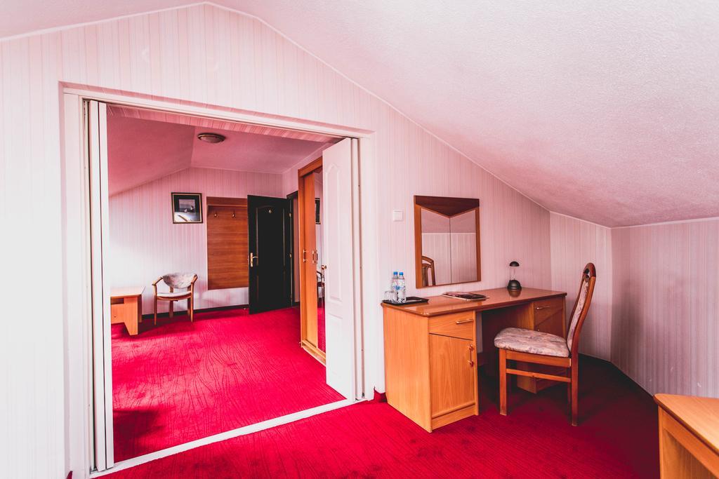 Hotel Twins Варшава Екстериор снимка